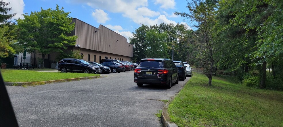 More Photos Of 1875 Swarthmore Ave, Lakewood Warehouse For Lease