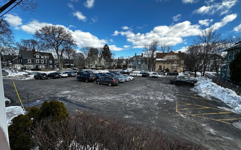 More Photos Of 105 Merrick St, Worcester Medical For Sale