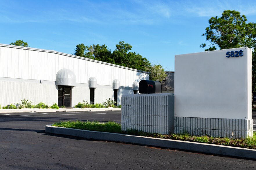 More Photos Of 5826-5830 Corporation Cir, Fort Myers Warehouse For Sale