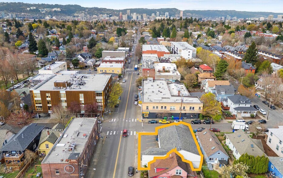 More Photos Of 3511 SE Belmont St, Portland Freestanding For Sale