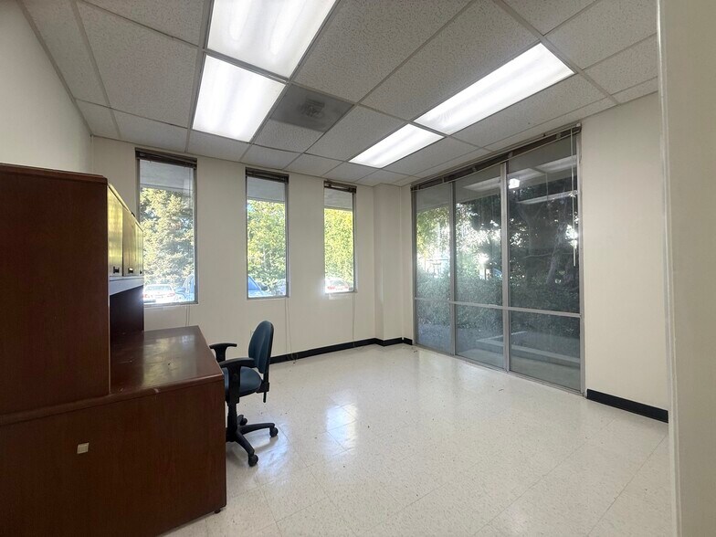 More Photos Of 725 San Aleso Ave, Sunnyvale Light Distribution For Lease