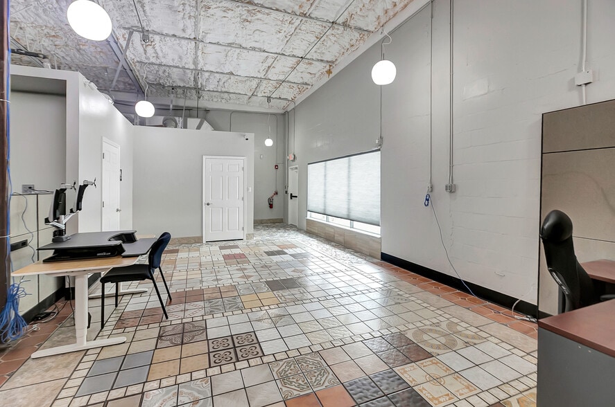 More Photos Of 450 94th Ave N, Saint Petersburg Freestanding For Lease