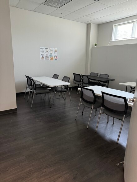 More Photos Of 44 Apple St, Tinton Falls Office For Lease