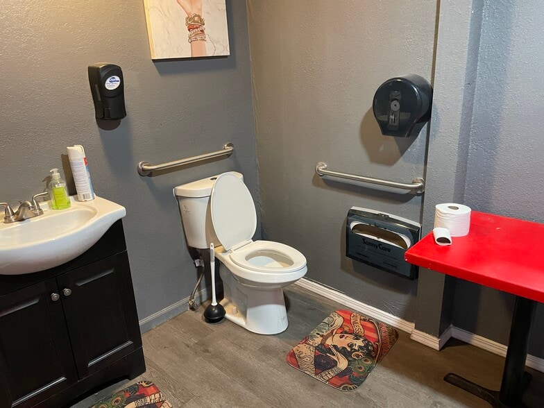 More Photos Of 124-126 E Santa Clara St, San Jose Storefront Retail Office For Lease