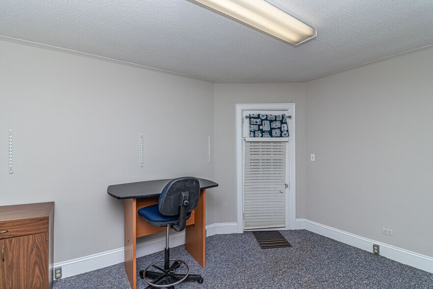 More Photos Of 1505 E Ash St, Goldsboro Office For Sale