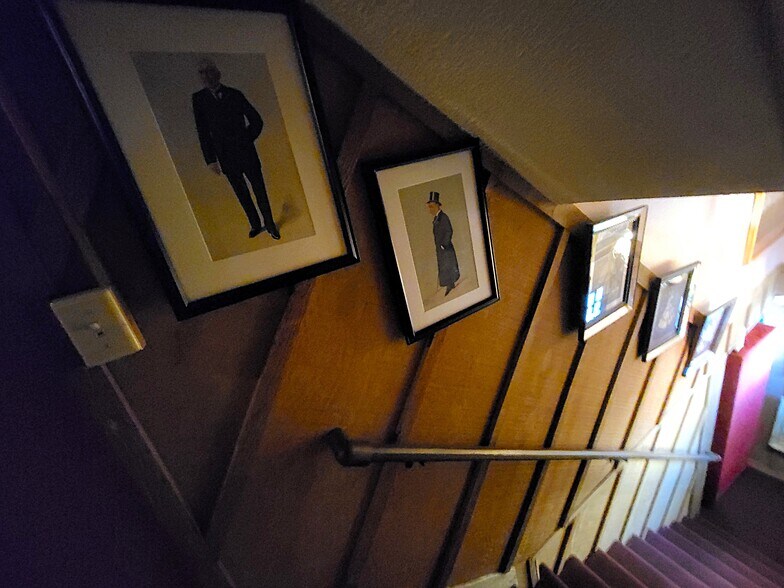 More Photos Of 1209 W 7th St, Joplin Office For Sale