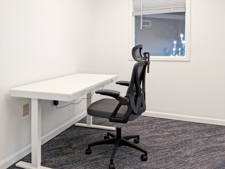 More Photos Of 1620 Asheville Hwy, Hendersonville Coworking Space