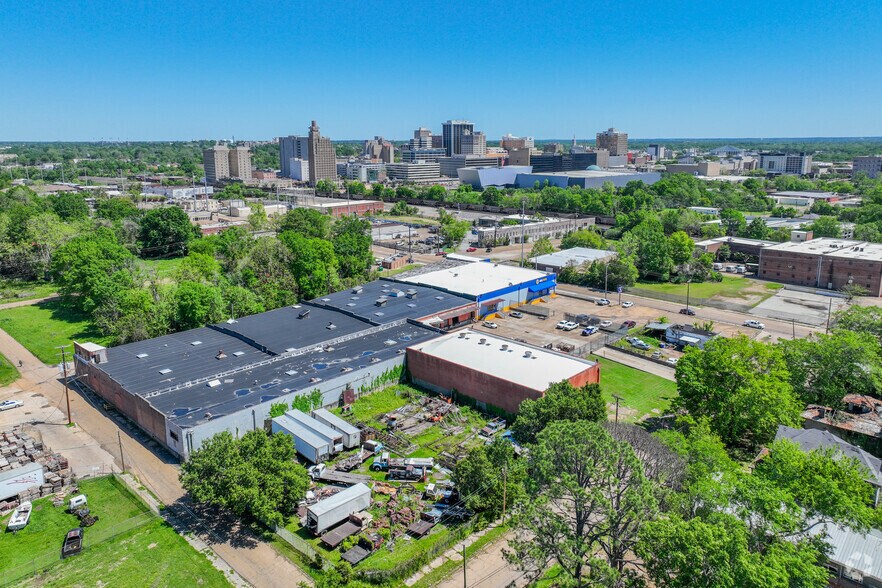 Primary Photo Of 605 S Gallatin St, Jackson Warehouse For Sale