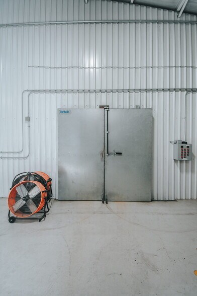 More Photos Of 13012 Navarro st, Victoria Flex For Sale