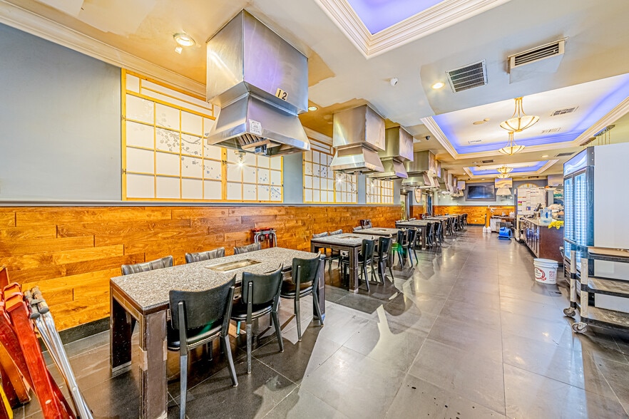 More Photos Of 3680 W 6th St, Los Angeles Restaurant For Sale