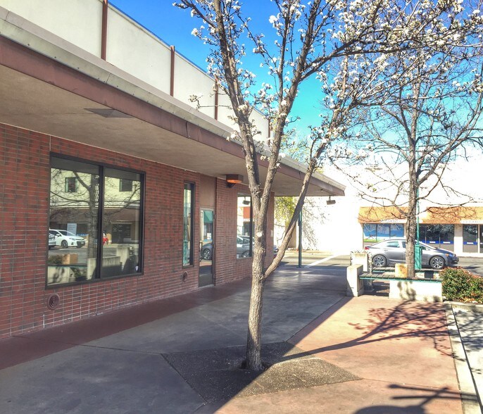 More Photos Of 1700 Market St, Redding Office For Lease