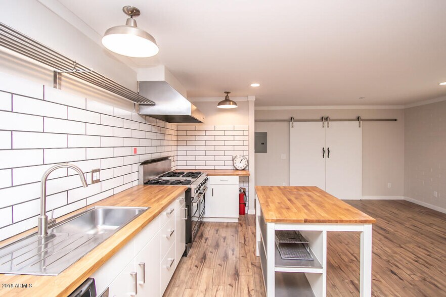 More Photos Of 821 N 3rd St, Phoenix Apartments For Sale