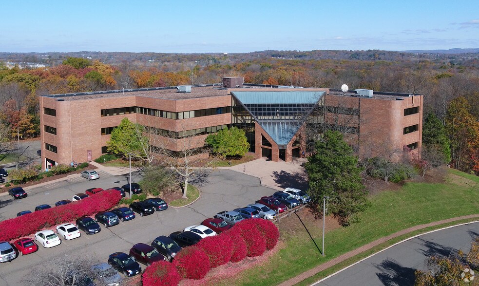 More Photos Of 100 Roscommon Dr, Middletown Office For Lease