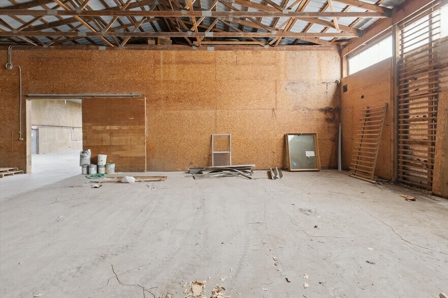 More Photos Of 683 River Rd, Bay City Manufacturing For Sale