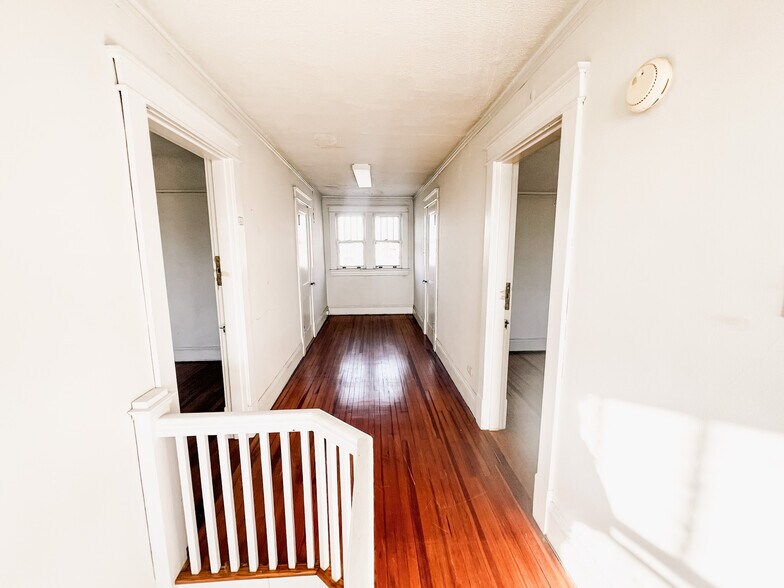 More Photos Of 2414 Memorial Ave, Lynchburg Office For Lease