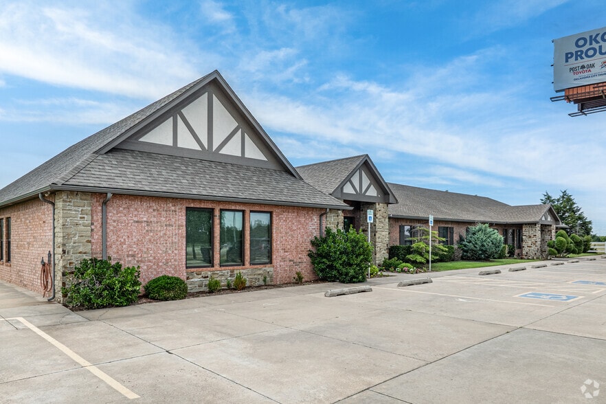 More Photos Of 9400 S I-35 Service Rd, Moore Office For Sale