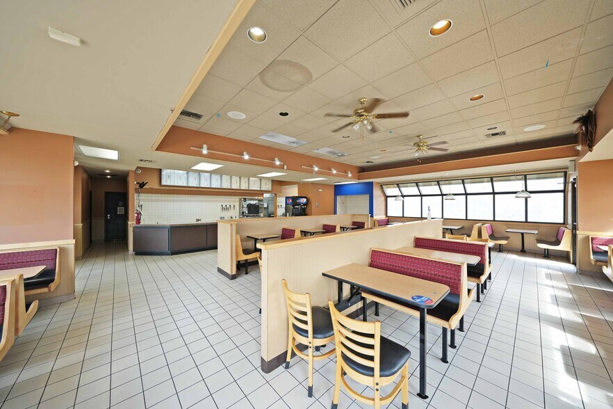 More Photos Of 318 S Wapato Ave, Wapato General Retail For Sale