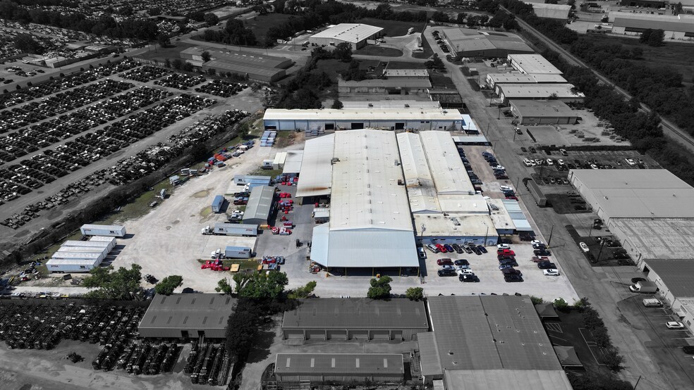 More Photos Of 5936 Eden Dr, Haltom City Warehouse For Sale