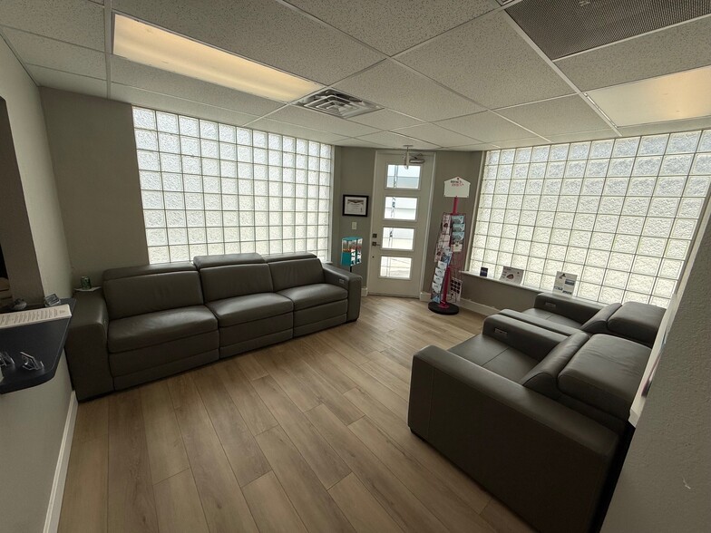 More Photos Of 101 E New Haven Ave, Melbourne Medical For Lease