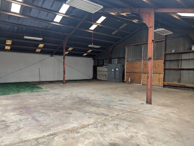 More Photos Of 2024 Q St, Bakersfield Unknown For Lease