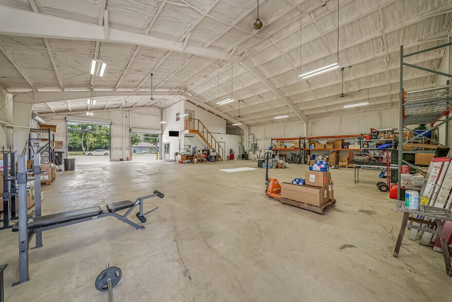 More Photos Of 7817 Hillmont St, Houston Flex For Lease
