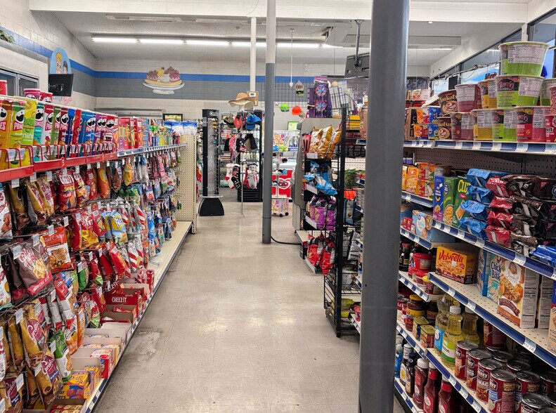 More Photos Of 4020 E Seltice Way, Post Falls Service Station For Sale