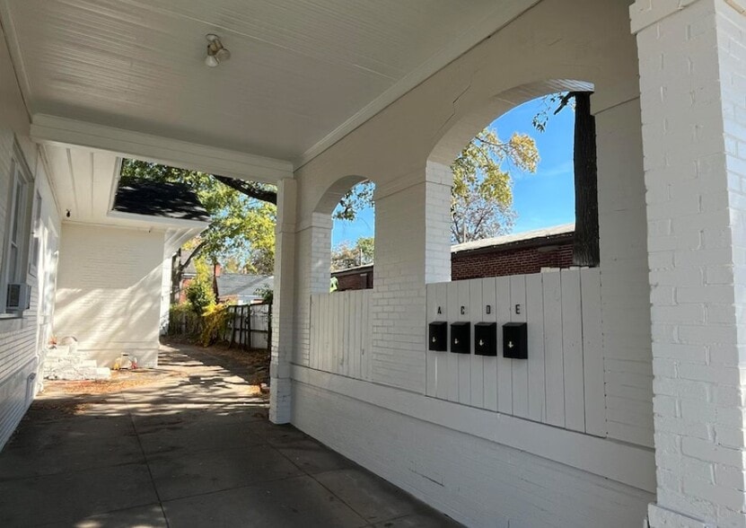 More Photos Of 2620 Main St, Columbia Apartments For Sale