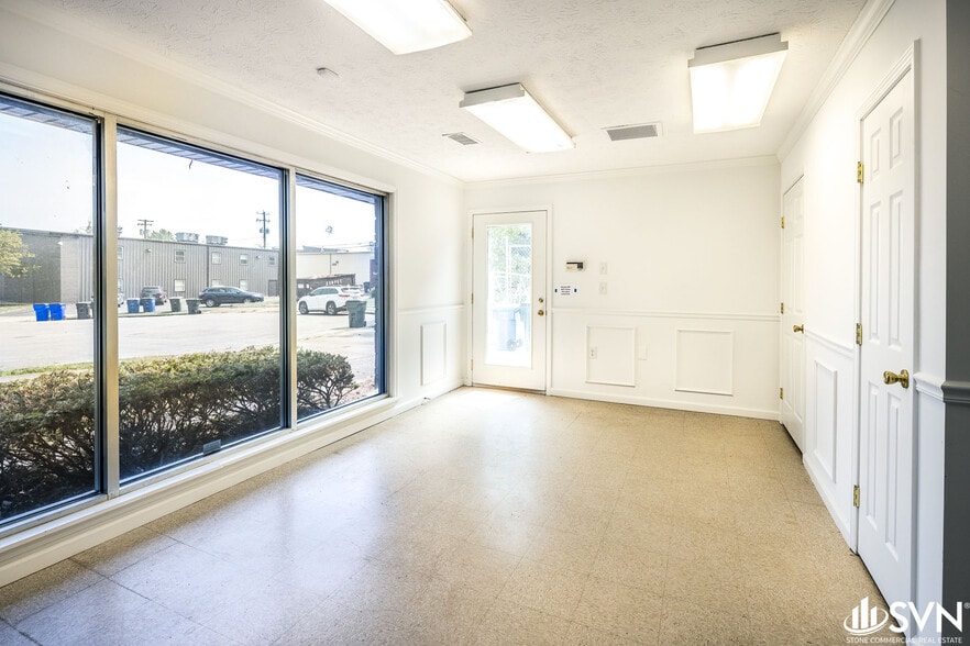 More Photos Of 857 Sparta Ct, Lexington Office For Lease