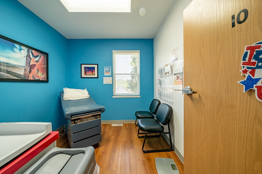 More Photos Of 353 Island Cottage Rd, Rochester Medical For Sale