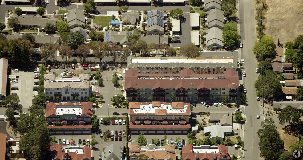 More Photos Of 220 Windsor River Rd, Windsor Apartments For Sale