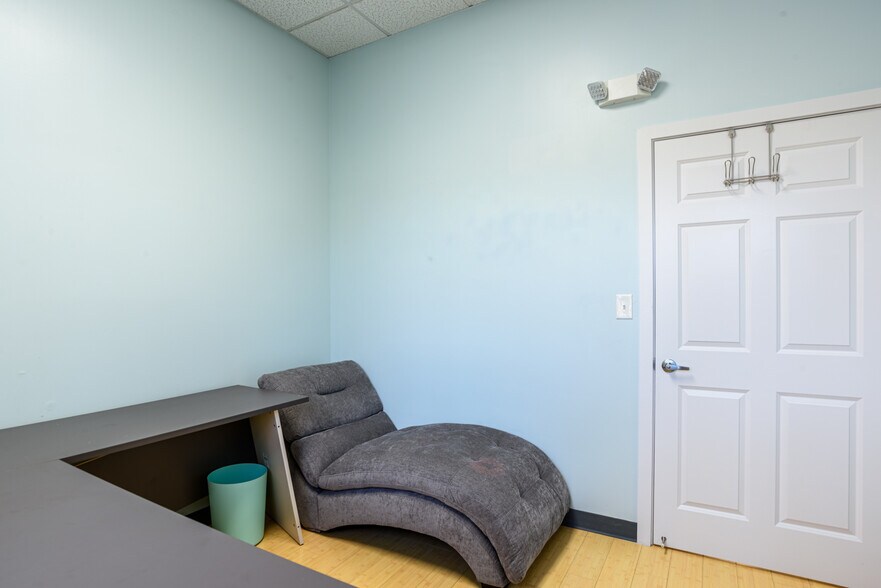 More Photos Of 100 Corporate Dr, Trumbull Office For Sale