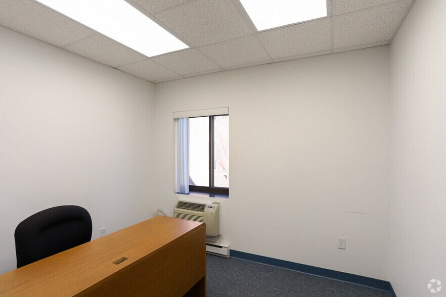 More Photos Of 395 Totten Pond Rd, Waltham Office For Lease