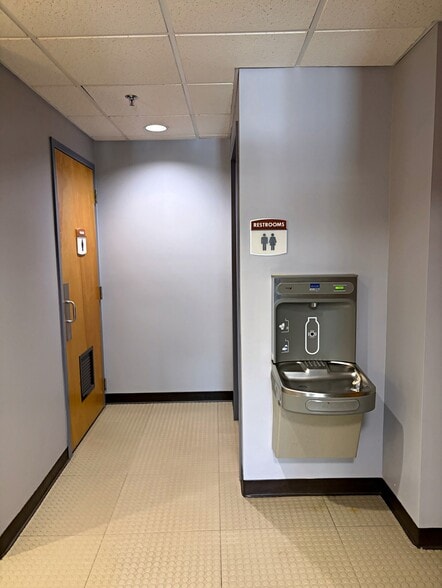 More Photos Of 100 Treble Cove Rd, Billerica Medical For Lease