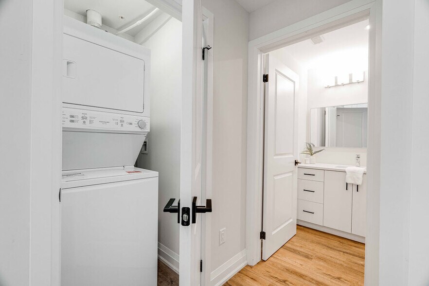 More Photos Of 600 Sunningdale Rd E, London Apartments For Lease
