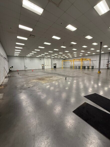 More Photos Of 12624 Cypress Creek Dr, Eads Warehouse For Lease