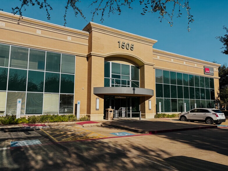 Primary Photo Of 1505 E Winding Way Dr, Friendswood Medical For Lease