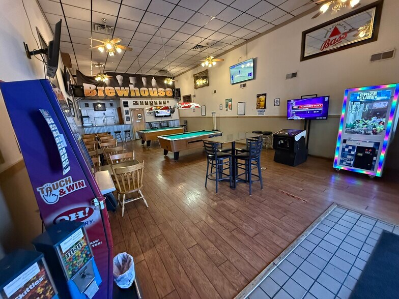 More Photos Of 127 S Broadway St, New Philadelphia Storefront Retail Office For Sale