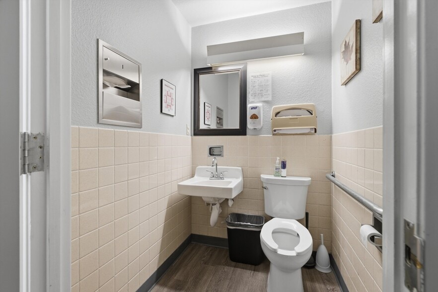 More Photos Of 44725 10th St W, Lancaster Medical For Sale
