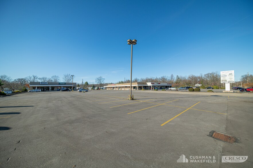 More Photos Of 7100 Columbia Rd, Cleveland Unknown For Lease