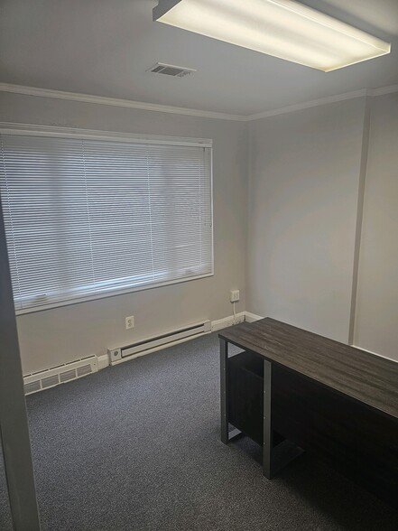 More Photos Of 7100 German Hill Rd, Baltimore Office For Lease