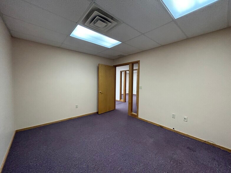 More Photos Of 1820 Post Rd, Plover Storefront Retail Office For Lease
