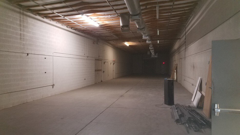 More Photos Of 2101-2121 W Alice Ave, Phoenix Research And Development For Lease