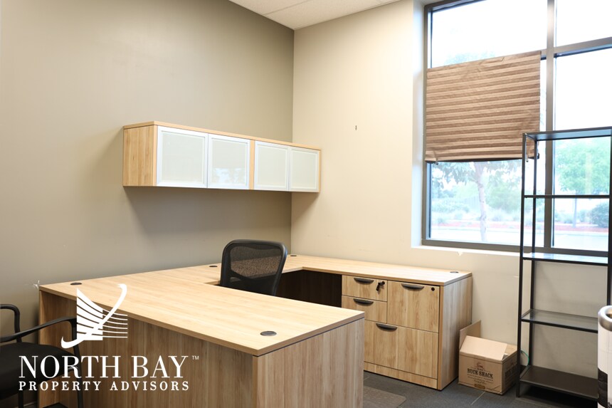 More Photos Of 3300 N Laughlin Rd, Santa Rosa Warehouse For Lease