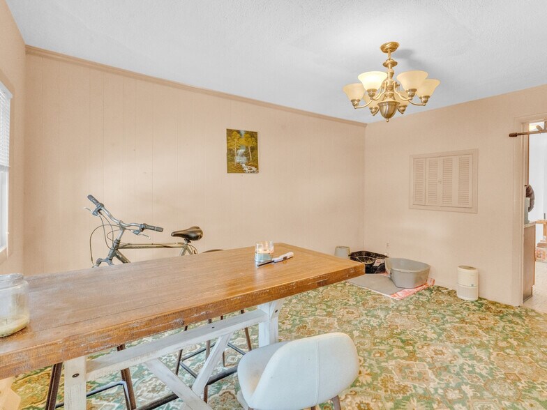 More Photos Of 239 E Main St, Westminster Office For Sale