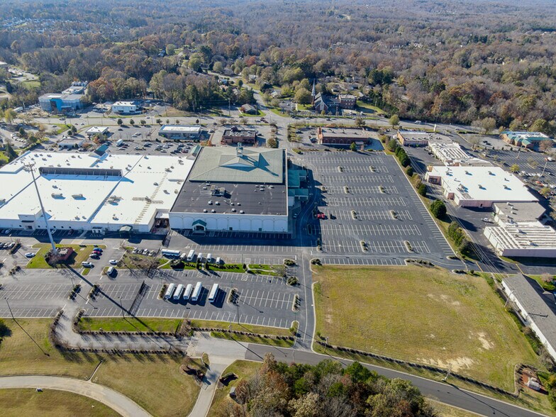 More Photos Of 1701 Westchester Dr, High Point Religious Facility For Sale