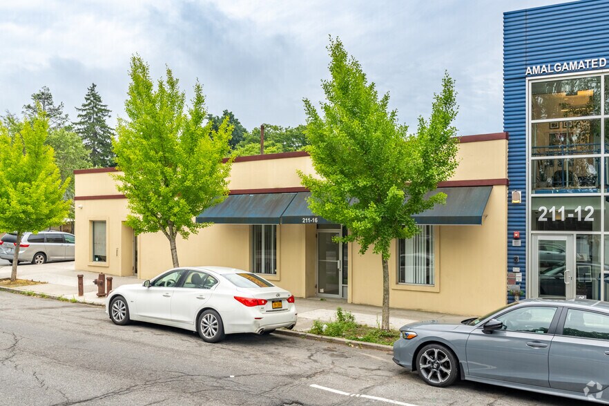 More Photos Of 211-20 Union Tpke, Oakland Gardens Storefront Retail Office For Lease