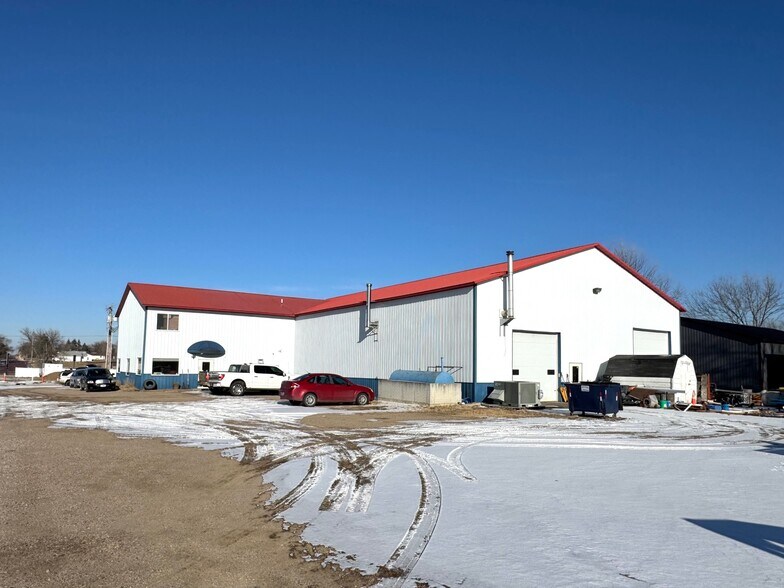 More Photos Of 1006 S Lawler, Mitchell Warehouse For Sale
