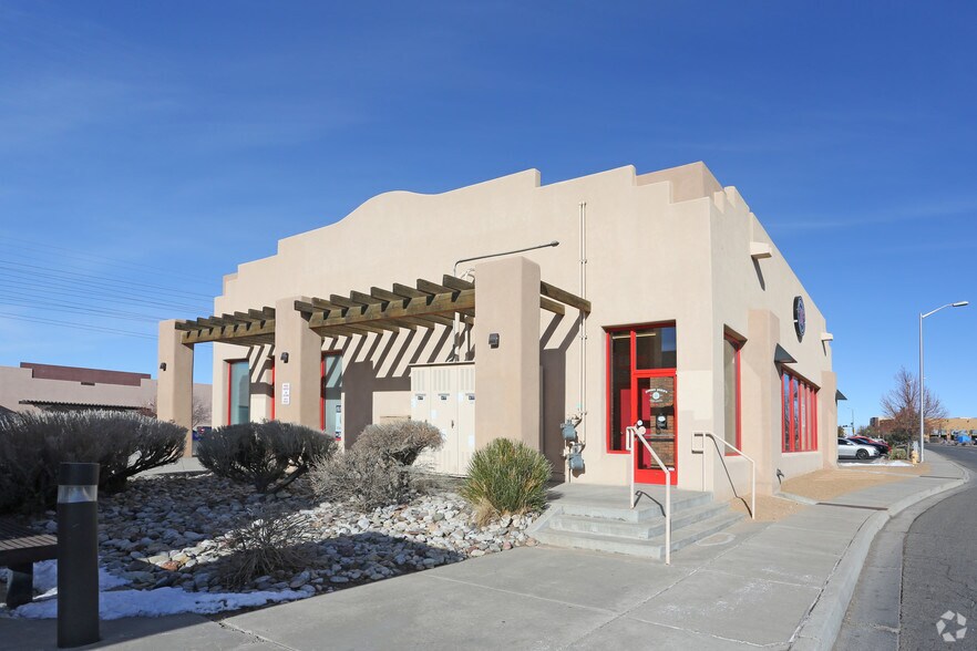 More Photos Of 3526 Zafarano Dr, Santa Fe Freestanding For Lease