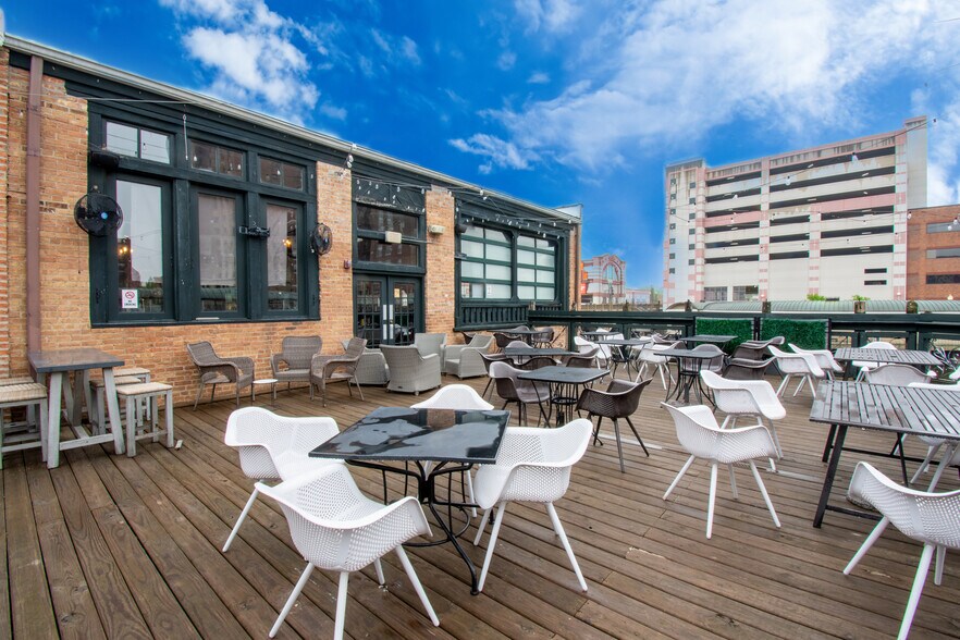 More Photos Of 28-42 W New York St, Aurora General Retail For Sale