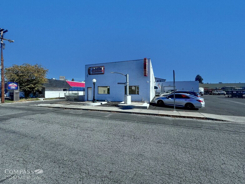 More Photos Of 1260 NE 1st St, Bend Warehouse For Lease